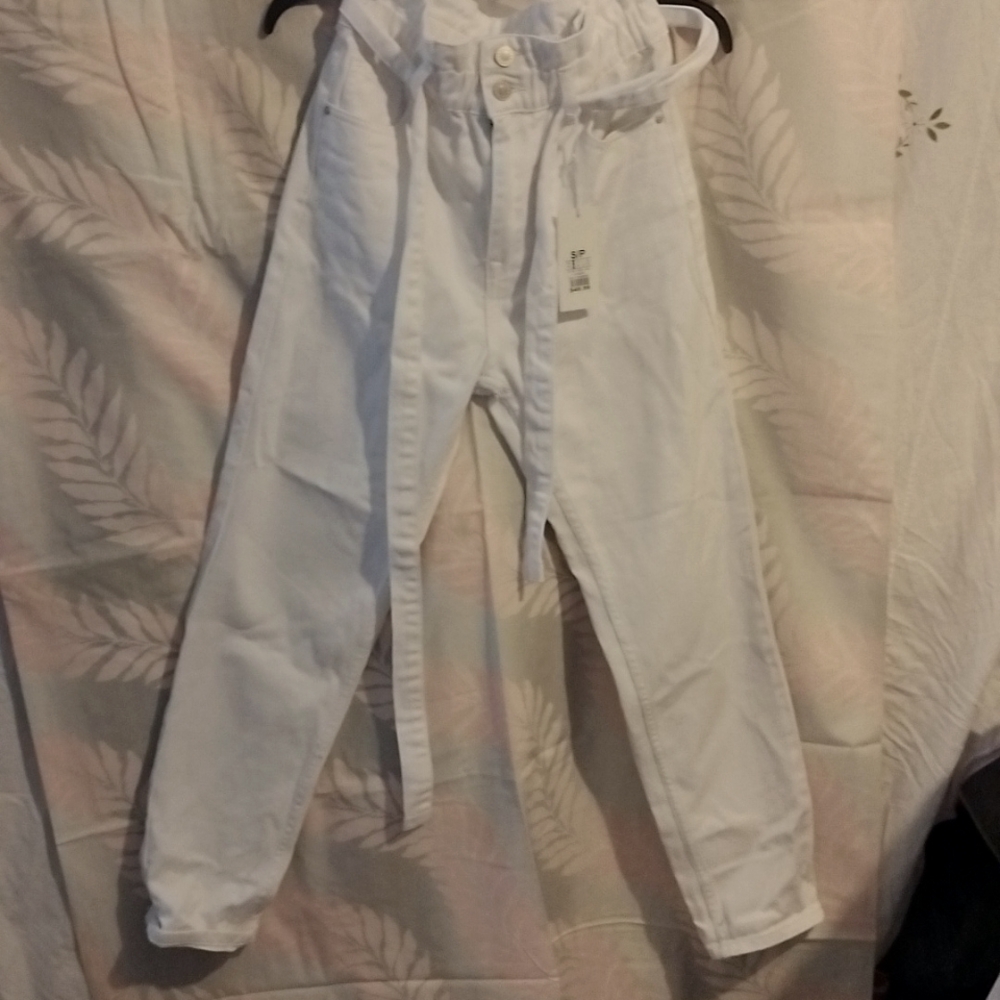 White jeans for women